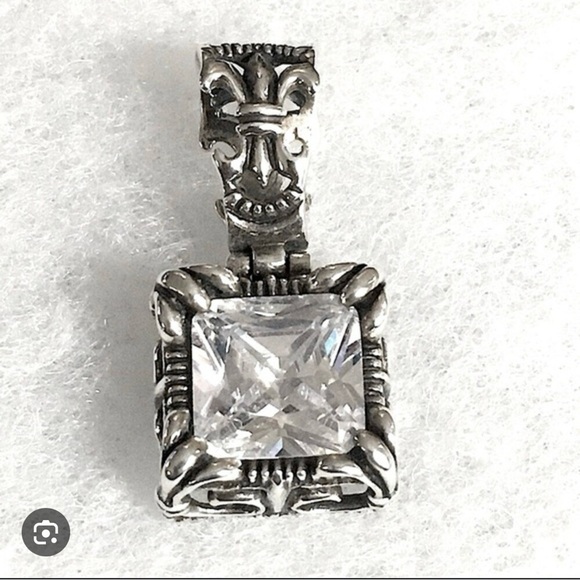 Silpada .925 Silver and CZ “Uptown” pendant EUC - Picture 5 of 5